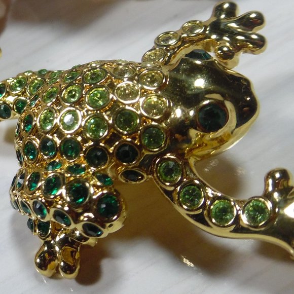 MONET! RHINESTONE FROG BROOCH - Picture 3 of 3